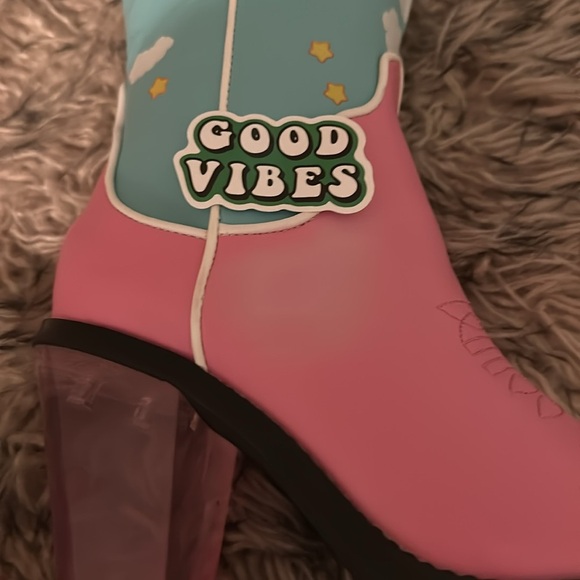 Dollskill Carebear RAINBOW ROUNDUP COWBOY BOOTS 7 - Picture 10 of 10